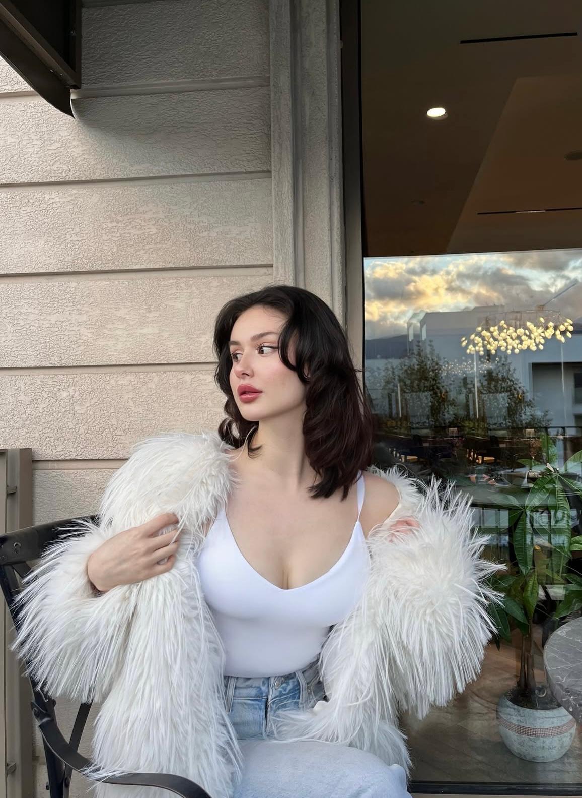 Yeniköy Dinamik Partner Bayan Escort Azra